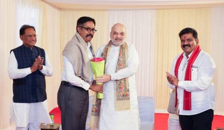 केन्द्रीय गृह मंत्री अमित शाह ने हाल ही में नक्सलवाद के विरुद्ध चलाए गए अभियानों में अहम भूमिका निभाने वाले अधिकारियों से आज नई दिल्ली में भेंट कर इन ऑपरेशंस की ऐतिहासिक सफलता पर उन्हें बधाई दी