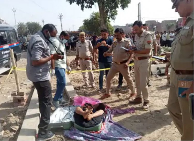 सूटकेस में मिली महिला की लाश, तोड़-मरोड़ कर पैक की गई बॉडी,कुत्ते सड़क पर घसीट रहे थे तब पहुंची पुलिस