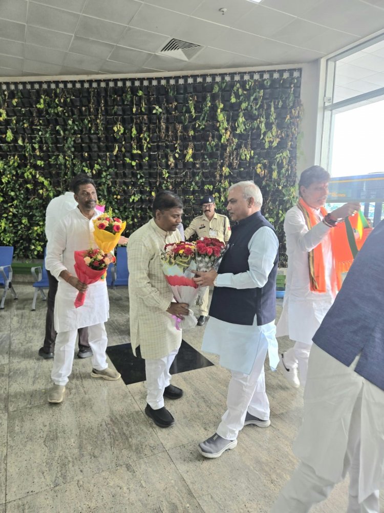 भाजपा के राष्ट्रीय सह संगठन महामंत्री शिव प्रकाश , व क्षेत्रीय संगठन महामंत्री  अजय जम्वाल रायपुर पहुंचे।