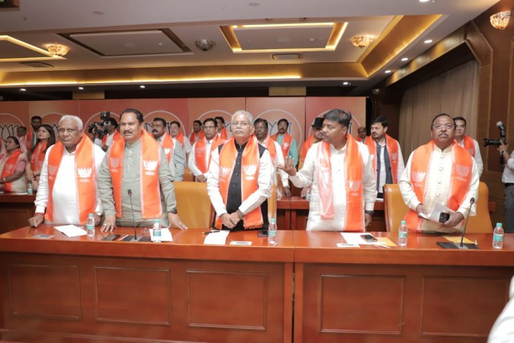 भाजपा प्रदेश कार्यालय कुशाभाऊ ठाकरे परिसर में भाजपा विधायक दल की बैठक प्रारंभ