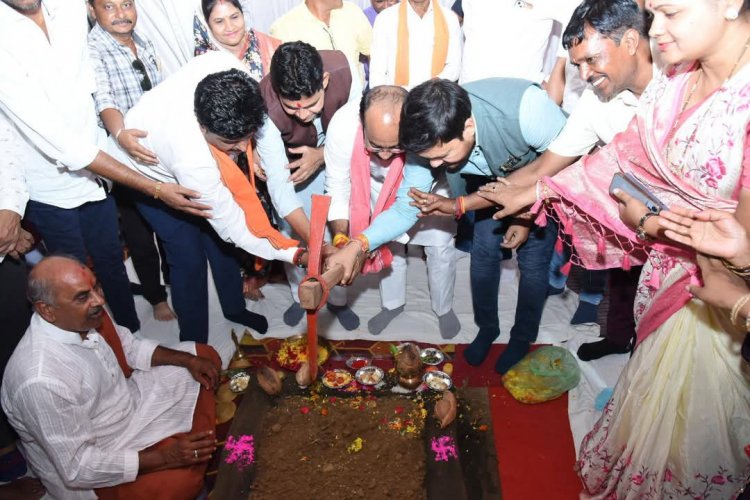 उप मुख्यमंत्री साव ने अपने अनुज के क्षेत्र मे 62 करोड़ के विकास कार्यो का किया भूमिपूजन