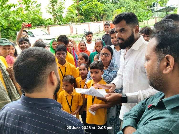 सारंगढ़ में स्थित एक मात्र दिव्यांगजन स्कूल एवं आवास को षड़यंत्र पूर्वक तरीके से मान्यता समाप्त कर बंद करने कि कोशिश के विरोध में एन.एस.यू.आई ने जिला कलेक्टर को सौंपा ज्ञापन