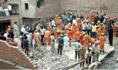 भरभराकर गिरी 4 मंजिला इमारत, कई लोग दबे, चारों-तरफ मची चीख-पुकार