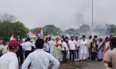 NH-353 और 53 पर कांग्रेस का चक्काजाम – दो घंटे जाम में फंसे आमजन