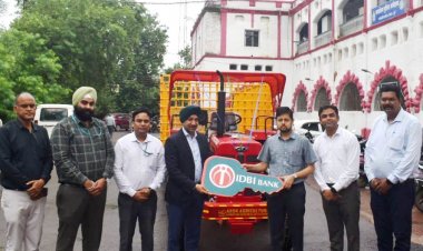 आईडीबीआई बैंक ने जिला पंचायत दुर्ग को ‘काऊ कैचर’ वाहन प्रदान किया