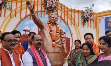 उपमुख्यमंत्री  अरुण साव ने किया अटल जी की आदमकद प्रतिमा का अनावरण, व्यक्तित्व को बताया युगद्रष्टा