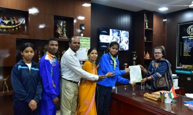 राष्ट्रीय खेलकूद प्रतियोगिता में गोल्ड मेडल जीतने वाली लेखा नेताम को कलेक्टर ने दी शुभकामनाएं