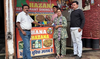 खाना खजाना रेस्टोरेंट एवं फल दुकान  में गन्दगी मिलने पर निगम ने ठोका जुर्माना