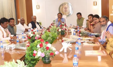 छत्तीसगढ़ सदन में मुख्यमंत्री विष्णुदेव साय की सांसदों संग सौजन्य भेंट — रात्रि भोज में हुई सार्थक चर्चा