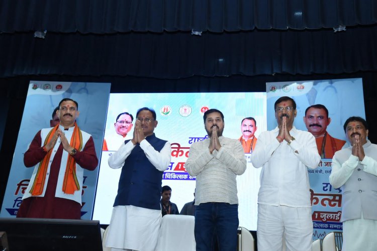 डॉक्टर इस संसार के वास्तविक हीरो हैं जो जीवन की रक्षा करते हैं