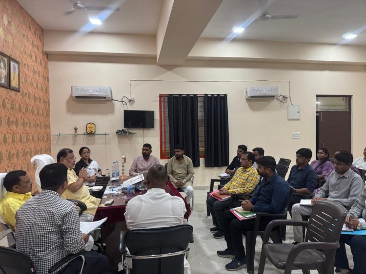 सफाई पानी, स्ट्रीट लाईट के सभी कार्यों को निगम अधिकारी तत्काल प्राथमिकता से करें