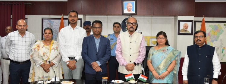  राजभवन के अधिकारियों को स्थानांतरण पर दी गई बिदाई