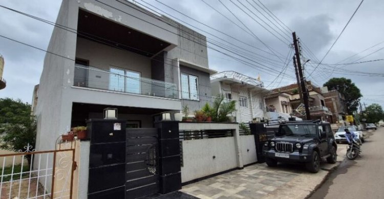 ऑनलाइन सट्टा ऐप केस: शादी छोड़ भागा सौरभ आहूजा, बड़े भाई को ईडी का समन