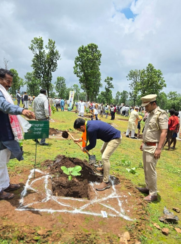 माँ के सम्मान में लगाया गया यह एक-एक पेड़ भावनात्मक जुड़ाव और हरियाली दोनों का प्रतीक है-अनुज