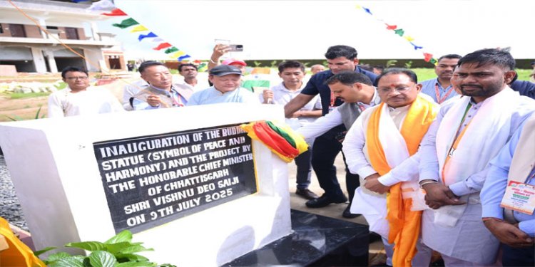 मुख्यमंत्री विष्णु देव साय ने मैनपाट में बुद्ध प्रतिमा का किया अनावरण, तिब्बती समाज ने परंपरागत तरीके से किया स्वागत