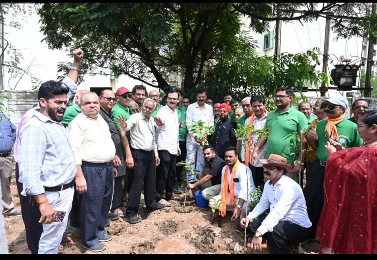 ग्रीन आर्मी ने दो वर्ष तक प्रत्येक पौधे के वृक्ष बनने तक निगम जोन 10, पर्यावरण विभाग सहित रखरखाव हेतु सहभागिता दर्ज करने  लिया संकल्प