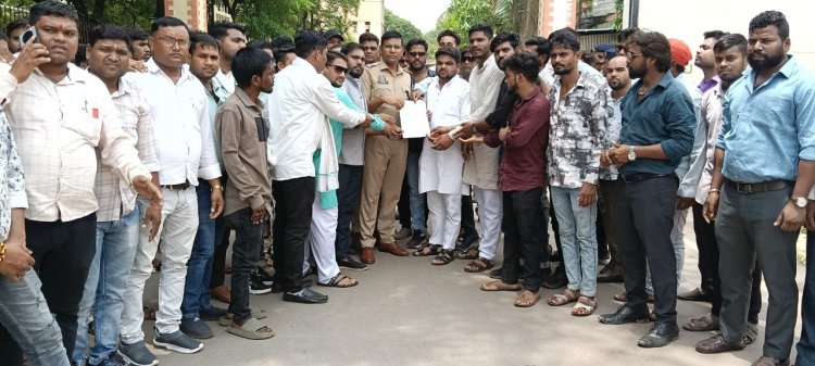 गुरु खुशवंत साहेब के काफिले पर हमला, रायपुर कलेक्ट्रेट में सतनामी समाज का प्रदर्शन