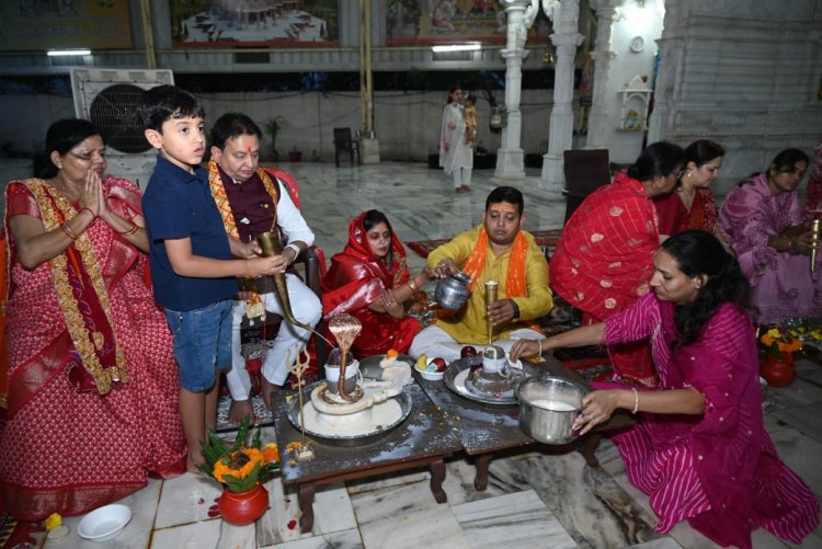 हर-हर महादेव की गूंज में विधायक डॉ संपत अग्रवाल ने की प्रार्थना,शिवभक्ति से सराबोर रहा पहला सोमवार