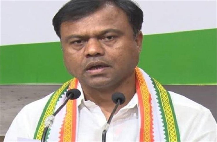 पिछले डेढ़ साल में कोई भी भर्ती परीक्षा बिना गड़बड़ी के नहीं हुए, क्या यही है यूपीएससी पैटर्न वाली मोदी की गारंटी?