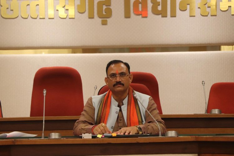 छत्तीसगढ़ के स्वास्थ्य मंत्री  श्याम बिहारी जायसवाल वीडियो कॉन्फ्रेंसिंग के जरिए बैठक में हुए शामिल