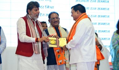 उद्योग मंत्री  लखन लाल देवांगन को 14419 सदस्य बनाने पर मुख्यमंत्री और भाजपा प्रदेश अध्यक्ष ने किया सदस्यता रत्न सम्मान से सम्मानित