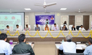 स्वास्थ्य मंत्री  श्याम बिहारी जायसवाल ने दंतेवाड़ा में की संभाग स्तरीय समीक्षा बैठक