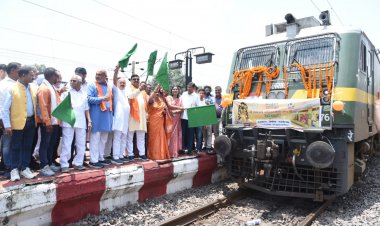 रामलला दर्शन योजना के तहत दुर्ग से 149 श्रद्धालुओं का जत्था अयोध्या के लिए रवाना