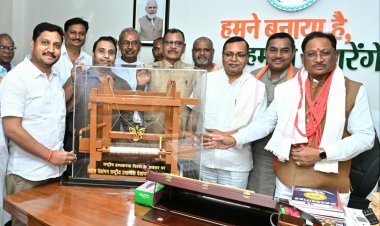 मुख्यमंत्री  विष्णु देव साय से बुनकर समाज के प्रतिनिधिमंडल ने की सौजन्य भेंट