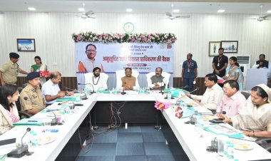 अनुसूचित जाति विकास प्राधिकरण मद से स्वीकृत कार्यों को गंभीरता से लेकर पूरी गुणवत्ता के साथ समय सीमा में पूर्ण कराएं कलेक्टर्स : मुख्यमंत्री  विष्णुदेव साय