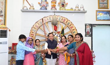 रक्षासूत्र में बंधा जनसेवा का संकल्प: बसना की बहनों ने विधायक डॉ संपत अग्रवाल को बांधी राखी, विधायक ने रक्षा का लिया संकल्प