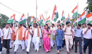 देशभक्ति के माहौल में गूंजे ‘वंदे मातरम और ‘भारत माता की जय‘ के नारे