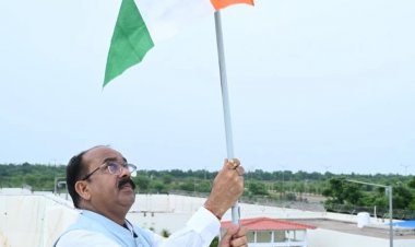  उप मुख्यमंत्री  अरुण साव ने 'हर घर तिरंगा' अभियान के तहत अपने निवास पर लगाया तिरंगा