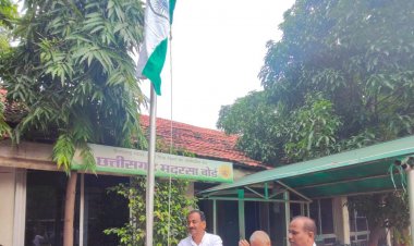 मदरसा बोर्ड सहित प्रदेश के मदरसों में किया गया ध्वजारोहण