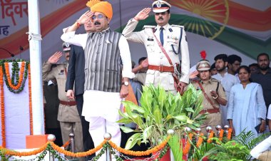स्वतंत्रता दिवस पर उप मुख्यमंत्री  अरूण साव ने किया ध्वजारोहण