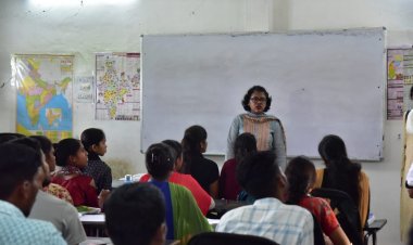 कलेक्टर नूपुर राशि पन्ना ने लक्ष्य कोचिंग सेंटर का किया निरीक्षण, युवाओं से चर्चा कर दिए सफलता के मंत्र