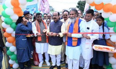 उप मुख्यमंत्री  अरूण साव ने किया ग्राम कोरर में मावा मोदोल लाइब्रेरी का शुभारंभ