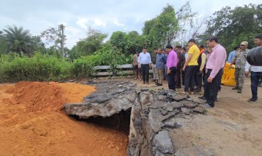 प्रभारी मंत्री केदार कश्यप पहुंचे दंतेवाड़ा, बाढ़ प्रभावित क्षेत्रों का किये निरिक्षण, राहत कार्य के लिये जिला प्रशासन को दिए दिशा निर्देश 