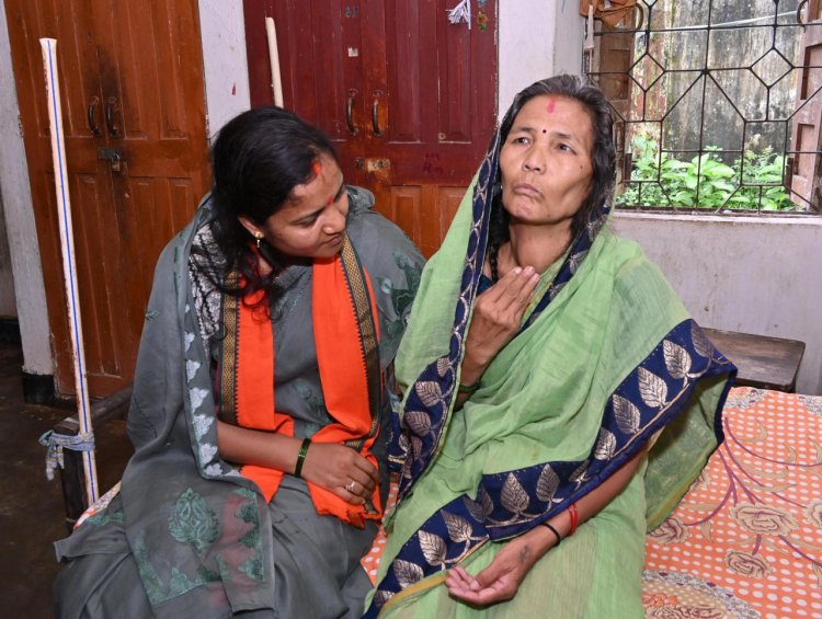 मंत्री श्रीमती राजवाड़े ने सभी को नशा से पूर्णतः दूर रहने की समझाइश दी और भविष्य में पुनः नशा न करने का संकल्प दिलाया।