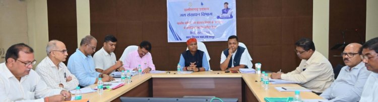 मंत्री श्री कश्यप ने जल संसाधन विभाग की समीक्षा बैठक में अधिकारियों को दिए कड़े निर्देश