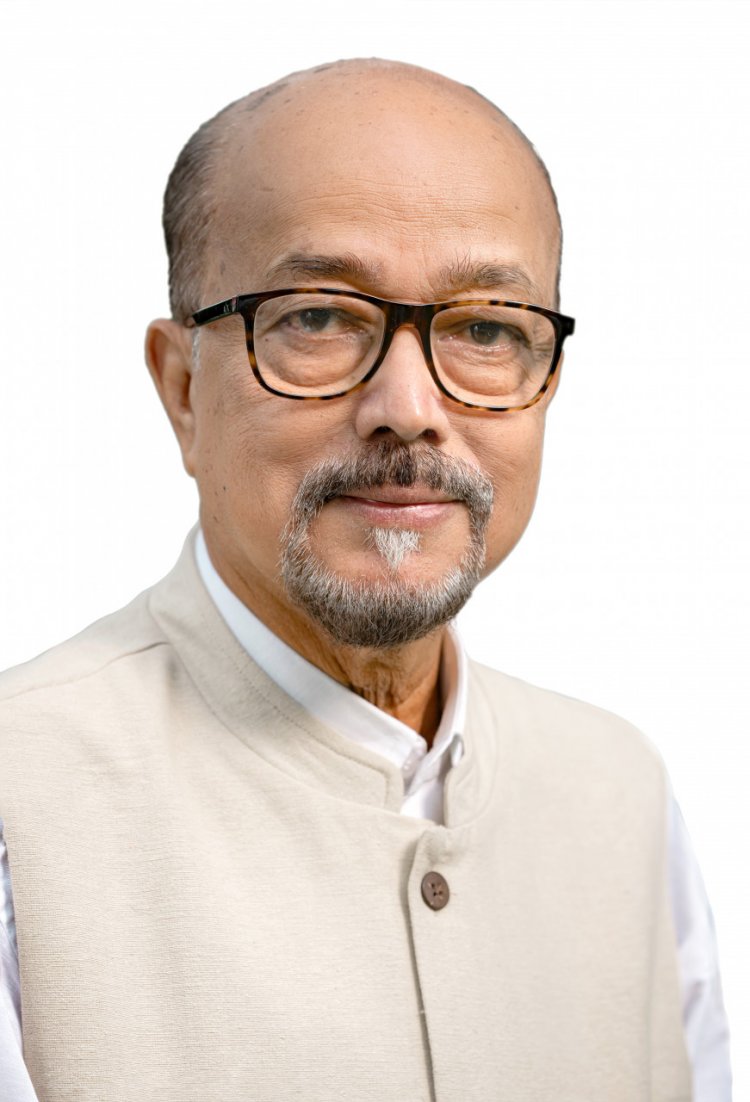 राज्यपाल श्री डेका ने वनवासी विकास समिति को दी एम्बुलेंस के लिए आर्थिक सहायता