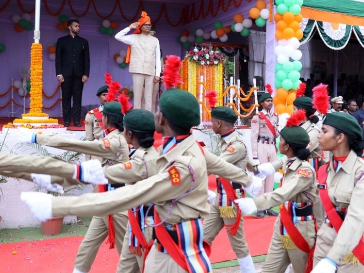 वित्त मंत्री  ओ.पी.चौधरी ने किया ध्वजारोहण