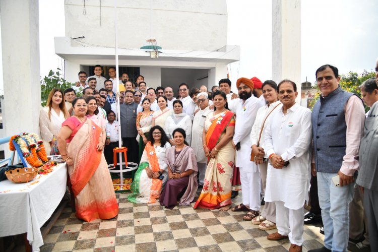 राष्ट्रीय पर्व स्वतंत्रता दिवस के अवसर पर चेम्बर भवन में ध्वजारोहण किया गया