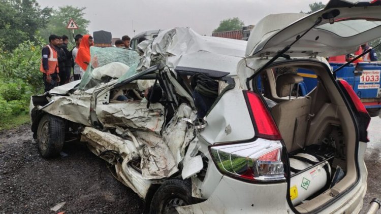 Breaking : छत्तीसगढ़ में भीषण सड़क हादसे में 6 की मौत, तेज रफ्तार कार और ट्रक में हुई जबरदस्त भिड़ंत