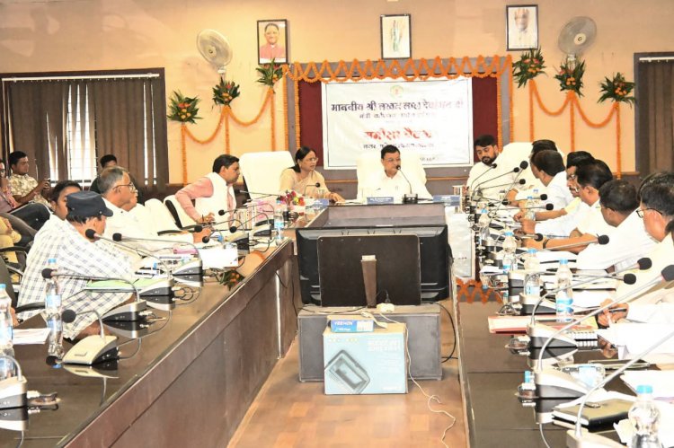 आमजनता की समस्याओं के प्रति संवेदनशील रहें, शिकायतों का त्वरित निराकरण कराएं तथा निगम के विकास कार्ये में गति लाएं-उद्योग मंत्री