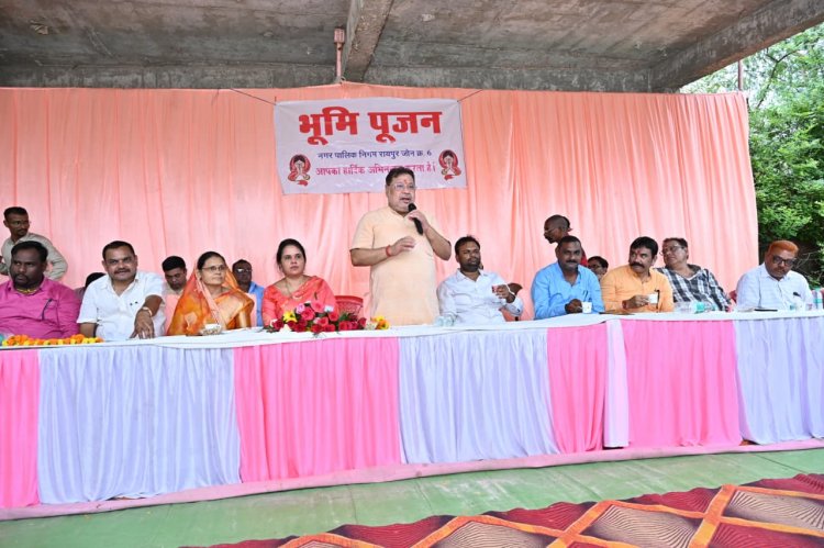 महामाया मंदिर वार्ड तथा कालीमाता माता मंदिर के पास नाली निर्माण (लागत राशि ₹1.43 करोड़) के लिए भूमिपूजन किया।