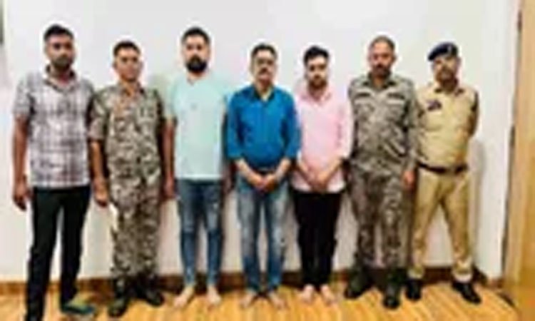 छत्तीसगढ़ में करोड़ों की ठगी : तीन आरोपी गिरफ्तार, आरोपियों ने ठगी के पैसों से कई जगह खरीदे जमीन