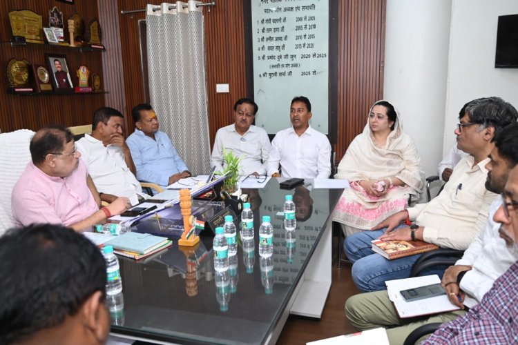 दक्षिण विधायक सुनील सोनी ने नगर निगम जोन 4 में पार्षदों की बैठक लेकर कार्य समीक्षा कर दिये आवश्यक निर्देश