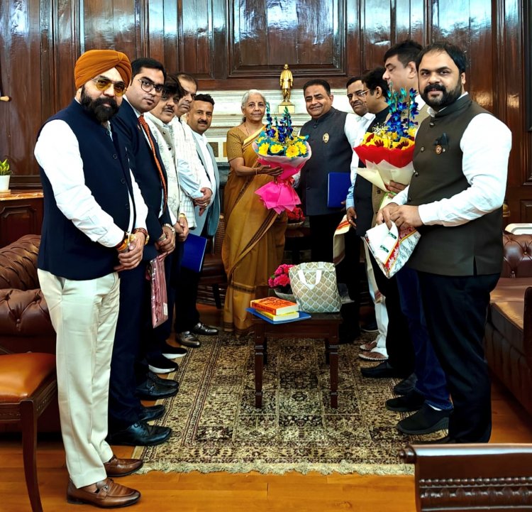 केंद्रीय वित्त मंत्री माननीया श्रीमती निर्मला सीतारमण से मिला चेंबर प्रतिनिधिमंडल, जीएसटी सरलीकरण से सम्बंधित 21 सूत्रीय ज्ञापन सौंपा:– सतीश थौरानी