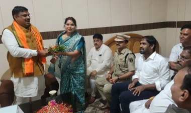 शिक्षा मंत्री गजेन्द्र यादव का भाजपा प्रदेश उपाध्यक्ष रंजना साहू ने किया अभिनंदन