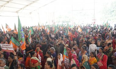 मां के सम्मान में महिला मोर्चा मैदान में - सरोज पांडेय